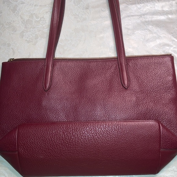 COACH lg. w/2 straps, front zip pocket w/zip & lock, tag on gt chain $90 - Picture 11 of 14